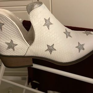 White booties with silver stars